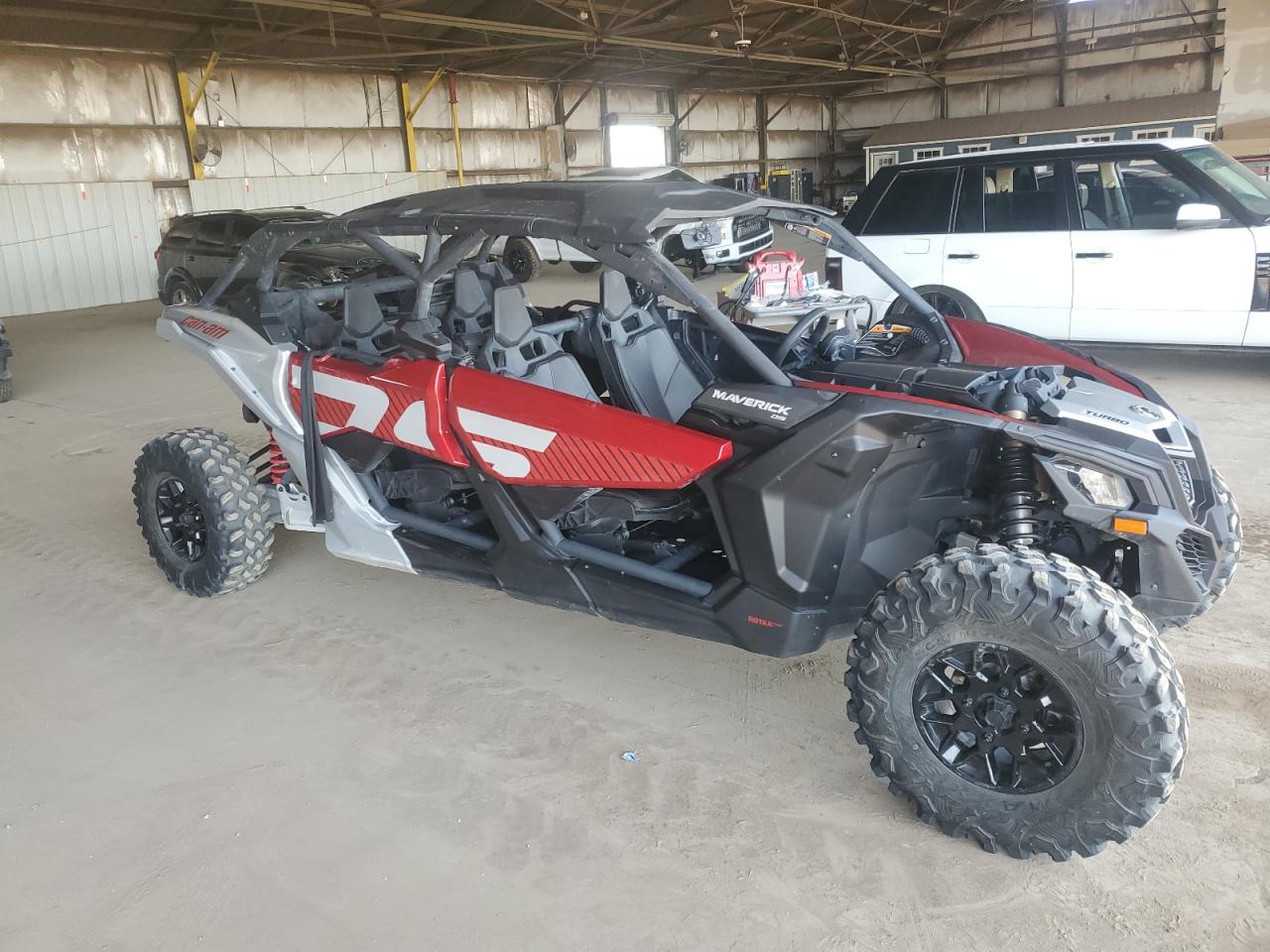 CAN-AM SIDEBYSIDE 2024 3JBVMAY25RE000265
