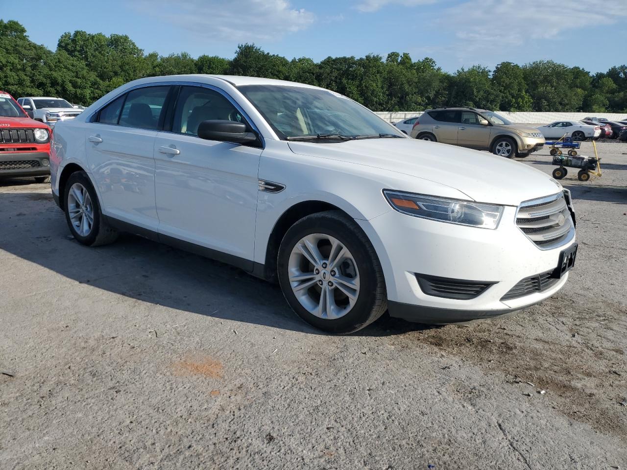 FORD TAURUS 2019 1FAHP2D82KG112972