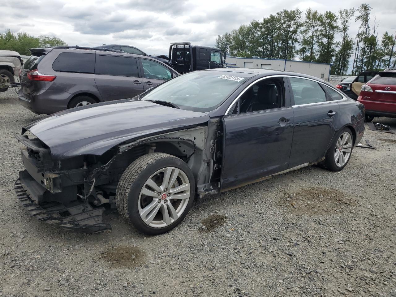 JAGUAR XJ 2016 SAJWJ2GDXG8V93228