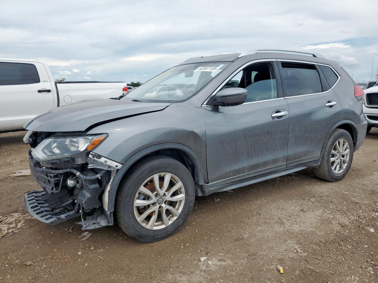 NISSAN ROGUE 2017 KNMAT2MT2HP537158