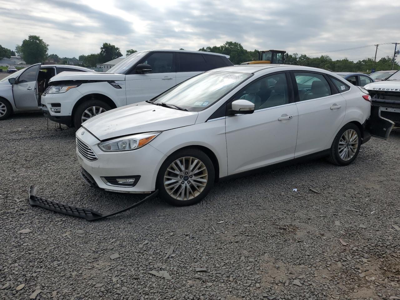 FORD FOCUS 2018 1FADP3J23JL280968