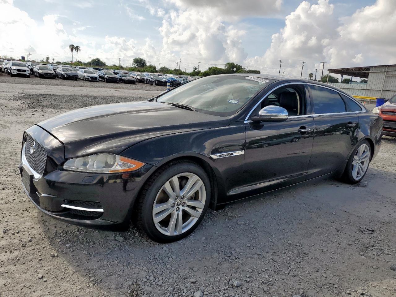 JAGUAR XJ 2012 SAJWA2GB7CLV37656
