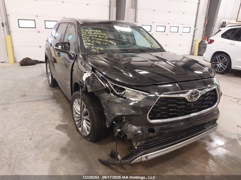 TOYOTA HIGHLANDER 2022 5TDFZRBH1NS204303