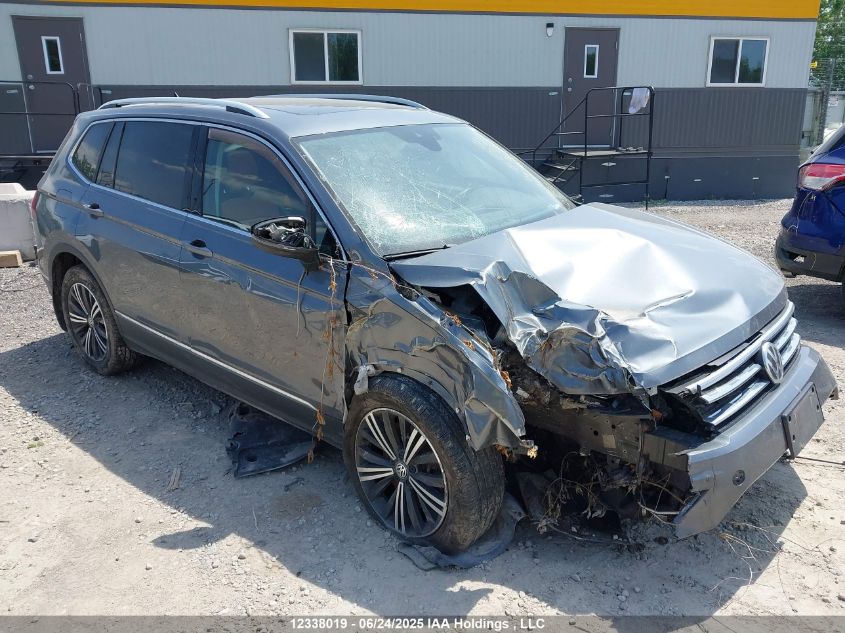 VOLKSWAGEN TIGUAN 2018 3VV4B7AX1JM193548