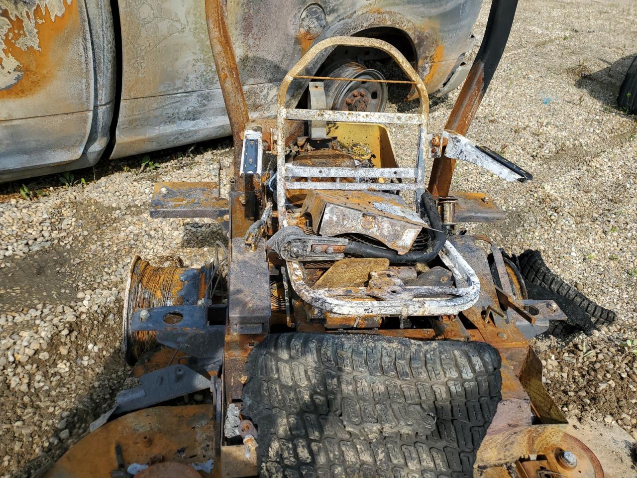 CUB CADET LAWN MOWER 2012 VIN A102Z30010 photo 6