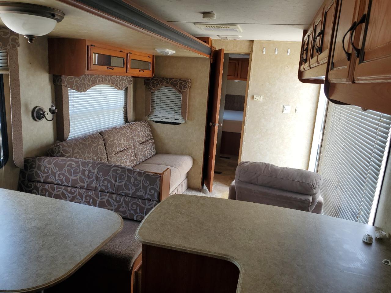 COACH ALL MODELS 2010 VIN 5ZT2CAUB2AT00582 zdjęcie 5