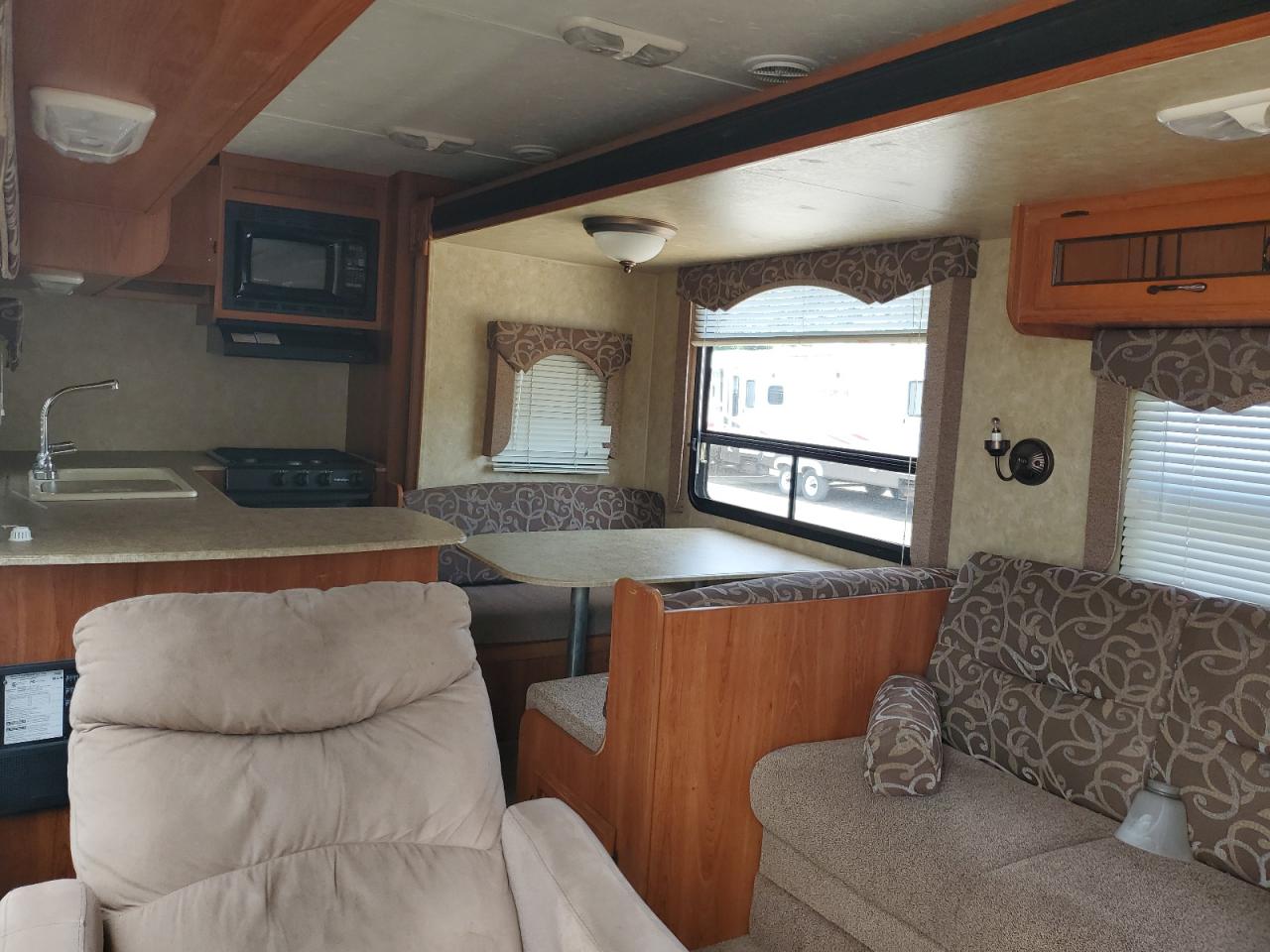COACH ALL MODELS 2010 VIN 5ZT2CAUB2AT00582 zdjęcie 6