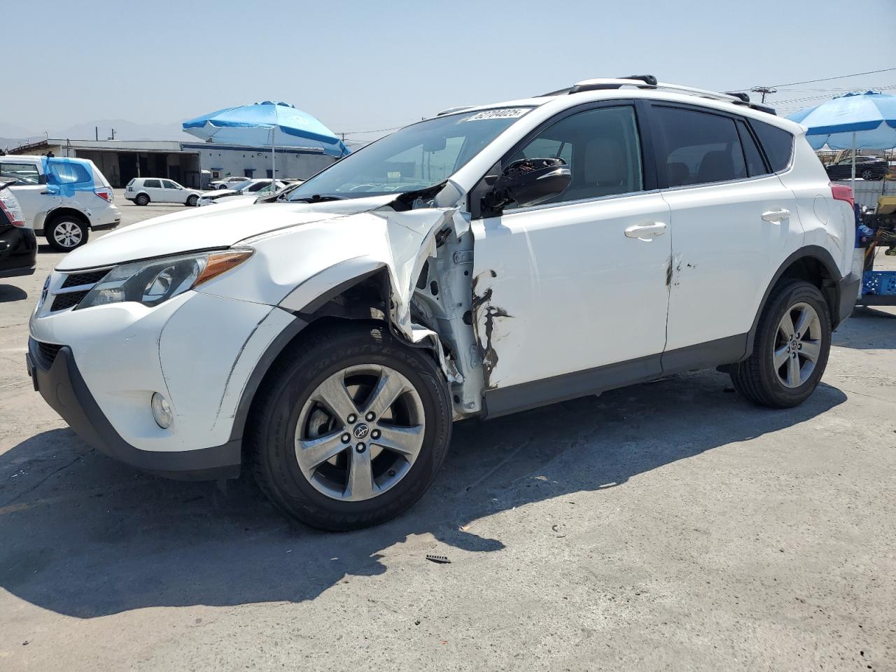 TOYOTA RAV4 2015 JTMWFREV3FJ049472