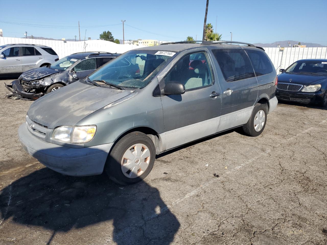 TOYOTA All Models 2000 4T3ZF13C8YU178599