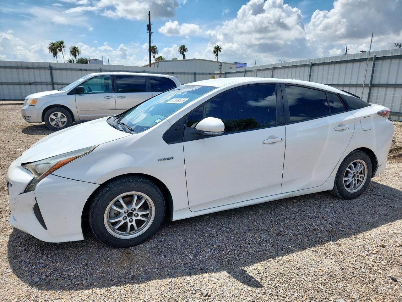 TOYOTA PRIUS 2017 JTDKBRFU9H3552799