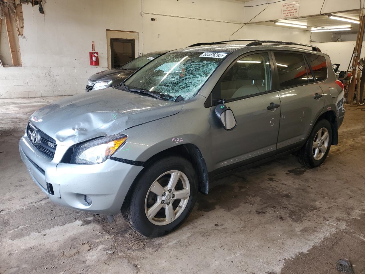 TOYOTA RAV4 2006 JTMBK33VX66001738