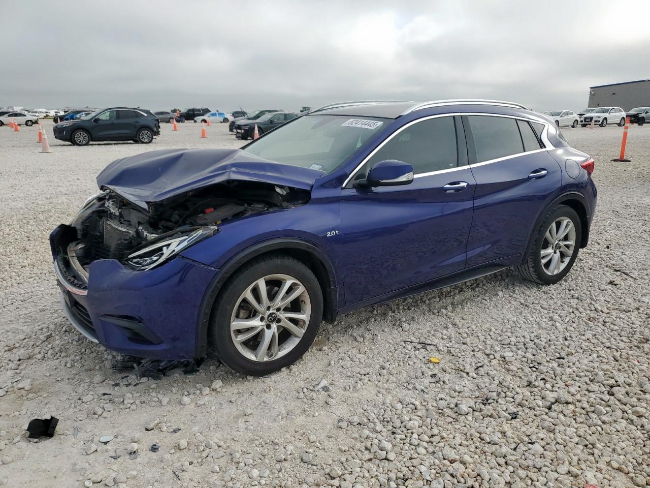 INFINITI QX30 2019 SJKCH5CP8KA009082