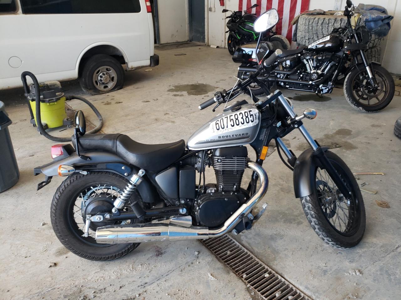 SUZUKI OTHR CYCLE 2018 JS1NP41D3J2100085