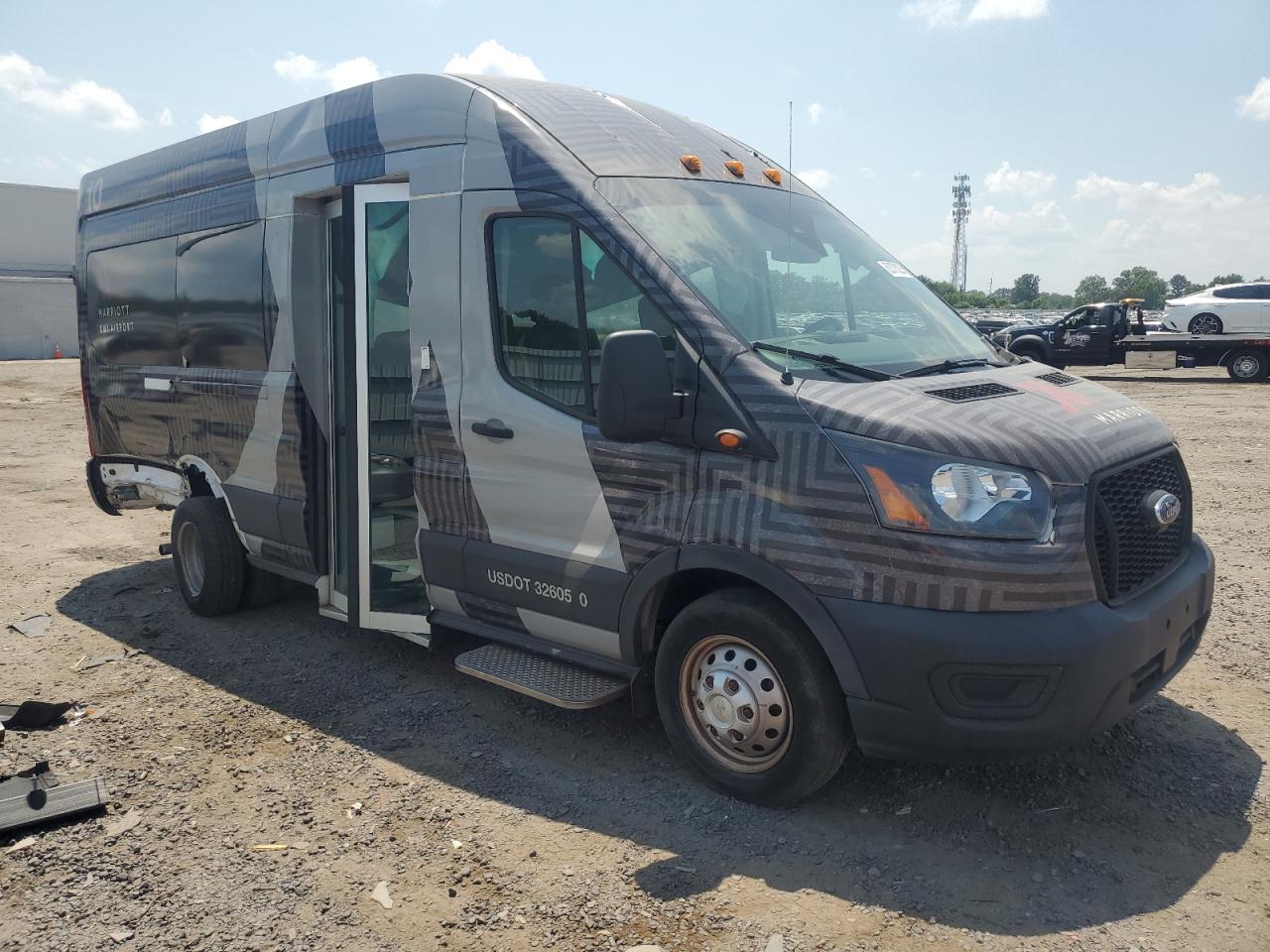 FORD TRANSIT 2022 1FDVU4X87NKA02817