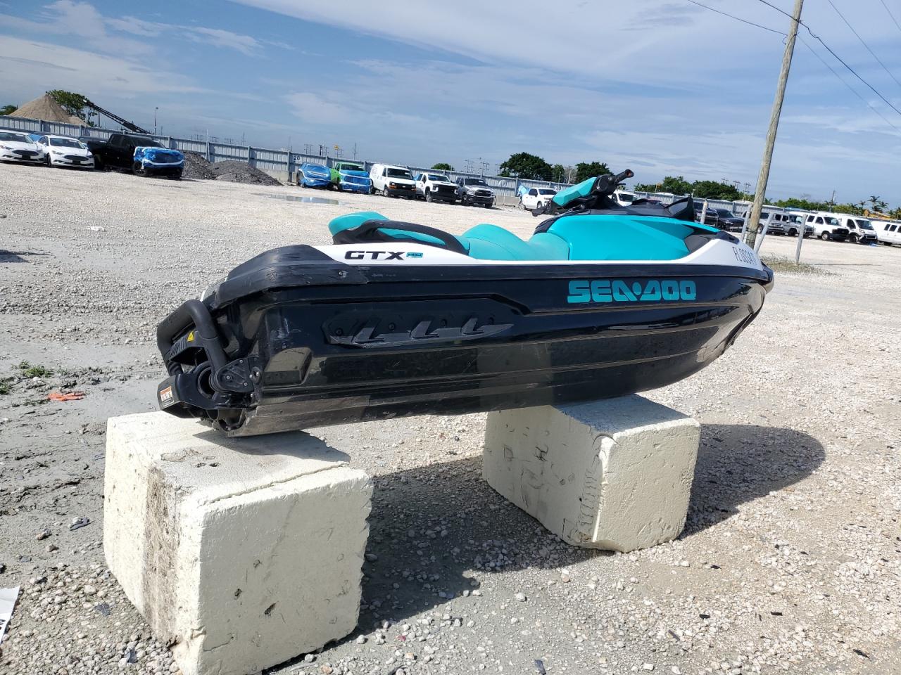 SEADOO GXT 2022 VIN YDV38842L122 фото 4