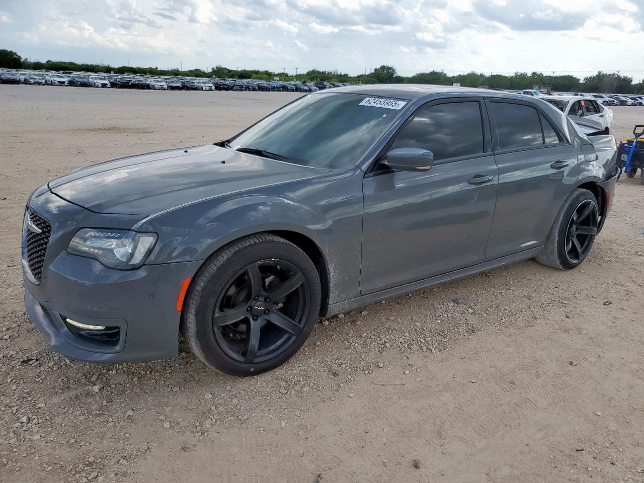 CHRYSLER 300 2018 2C3CCABG1JH232399