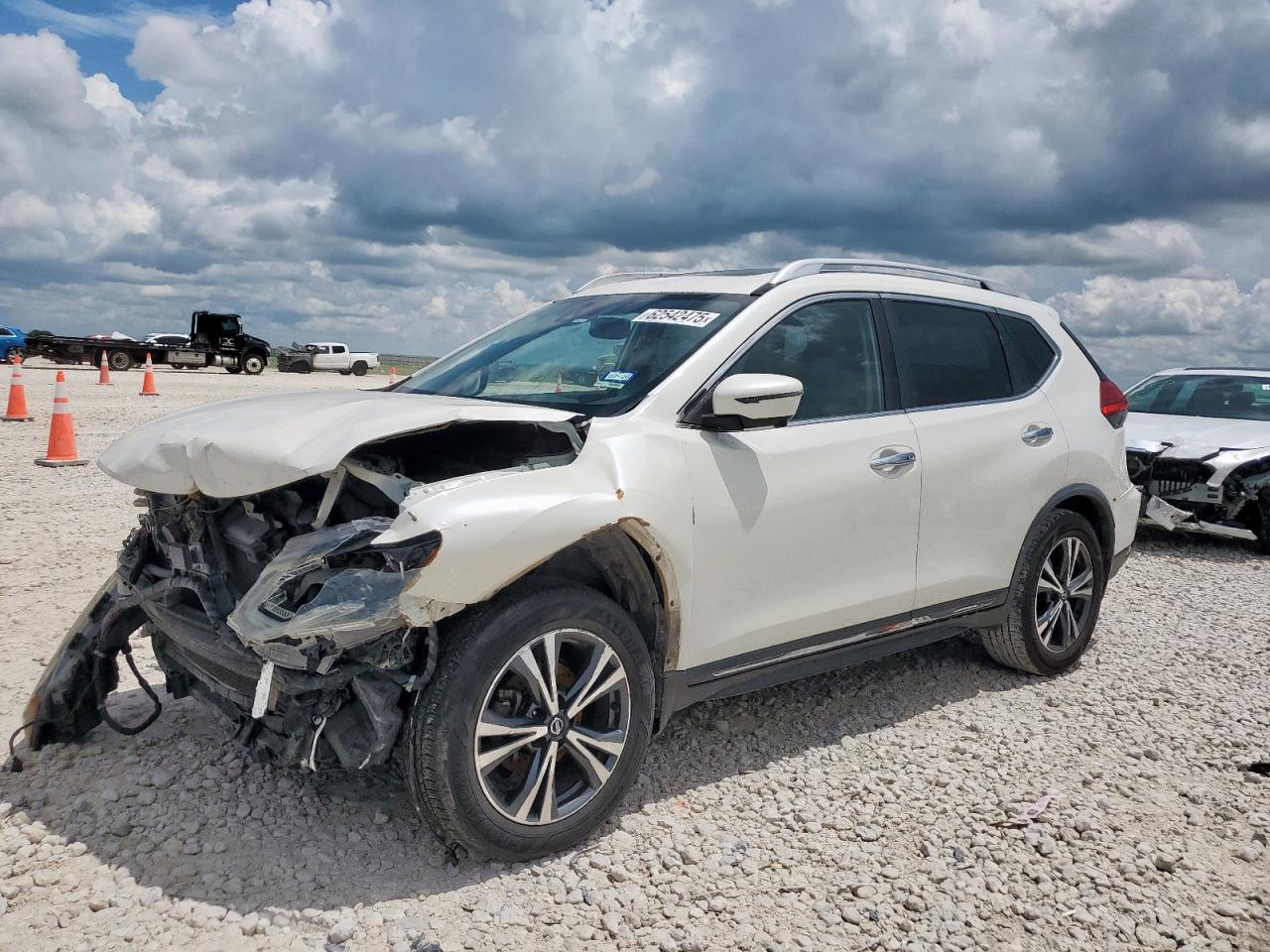 NISSAN ROGUE 2017 JN8AT2MTXHW406456