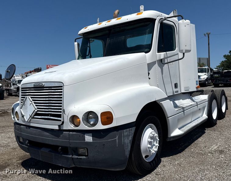 FREIGHTLINER Century Class 2002 1FUJBBA802PJ88228
