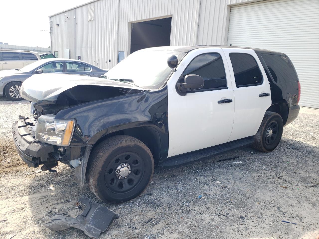 CHEVROLET TAHOE 2011 1GNLC2E0XBR344000